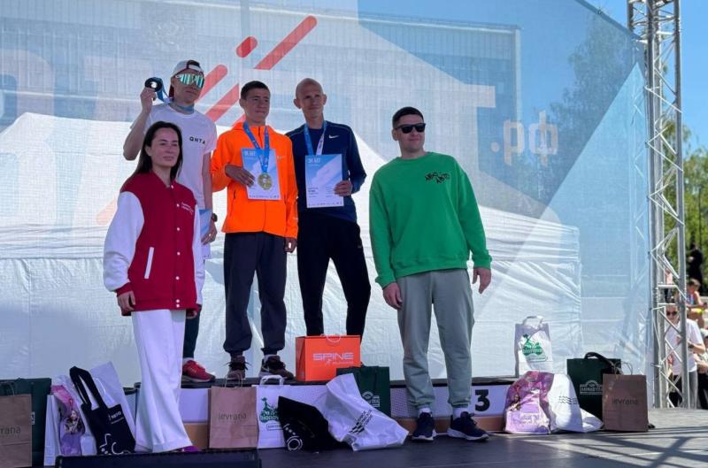 Сеть автосервисов АБС-АВТО приняла участие в ЗаБеге РФ